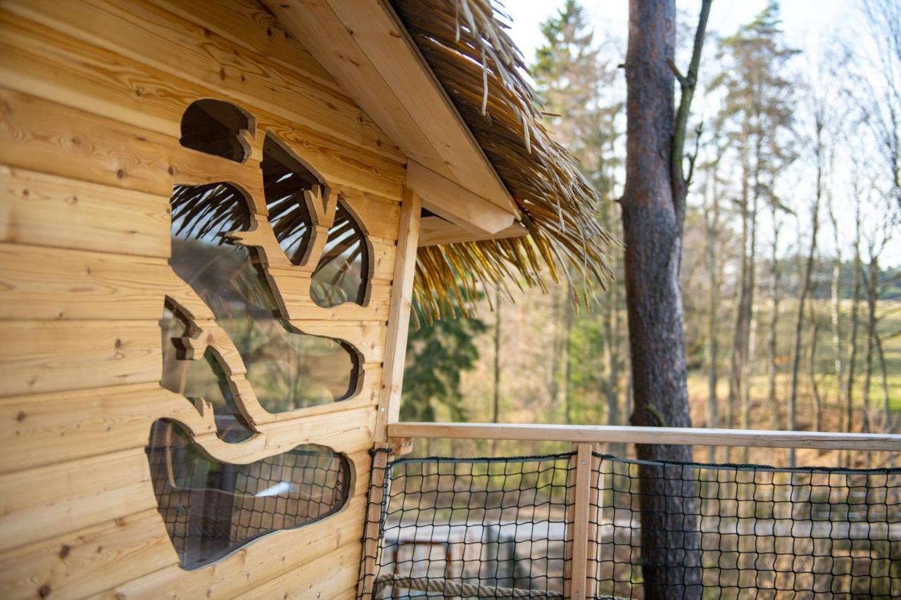 Treehouse U Rybnika Hotel Osecna Екстериор снимка