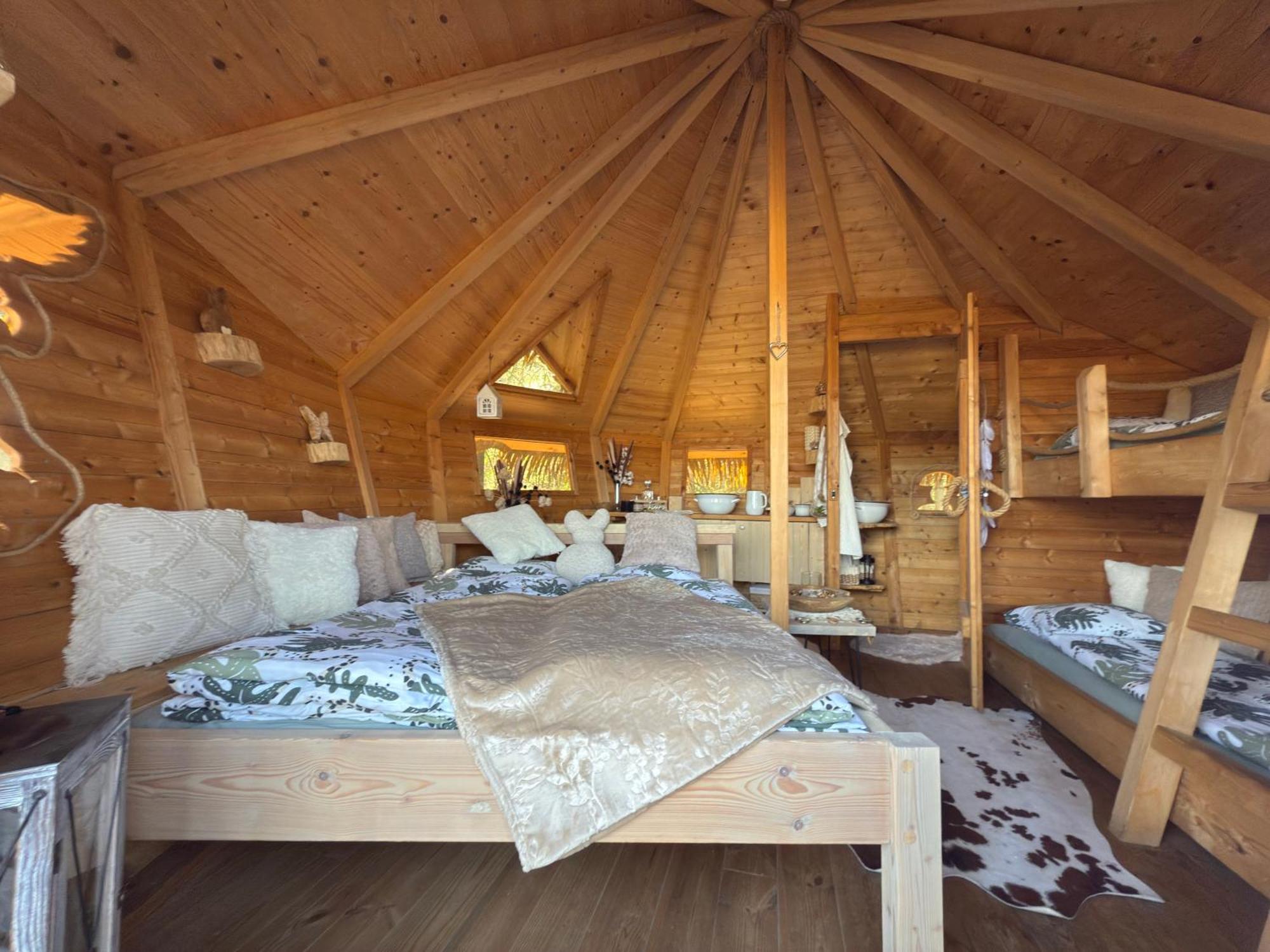 Treehouse U Rybnika Hotel Osecna Екстериор снимка